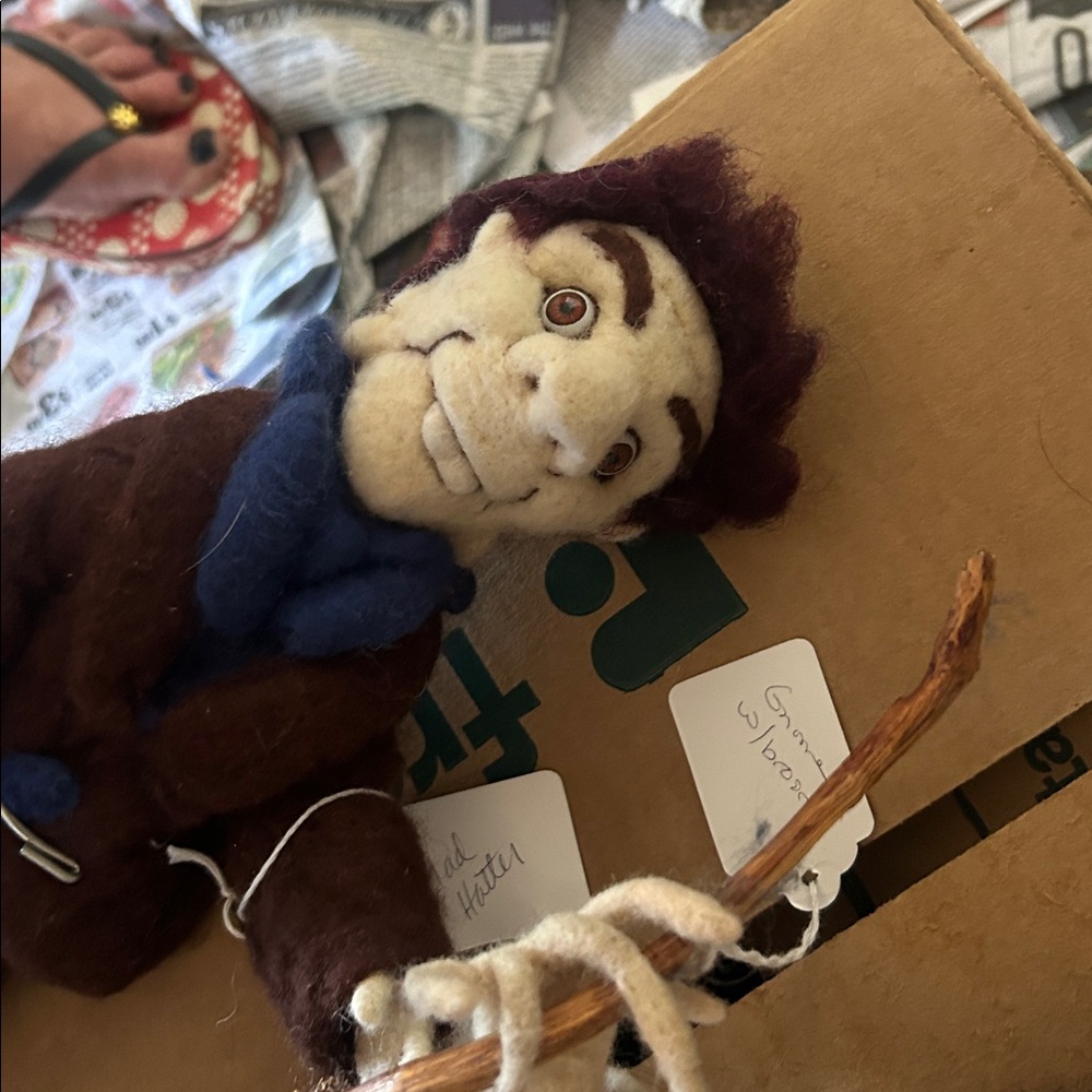 Handcrafted Felted Wool Figurines/ Alice in Wonderland:: mad Hatter & ??? - Picture 3 of 7